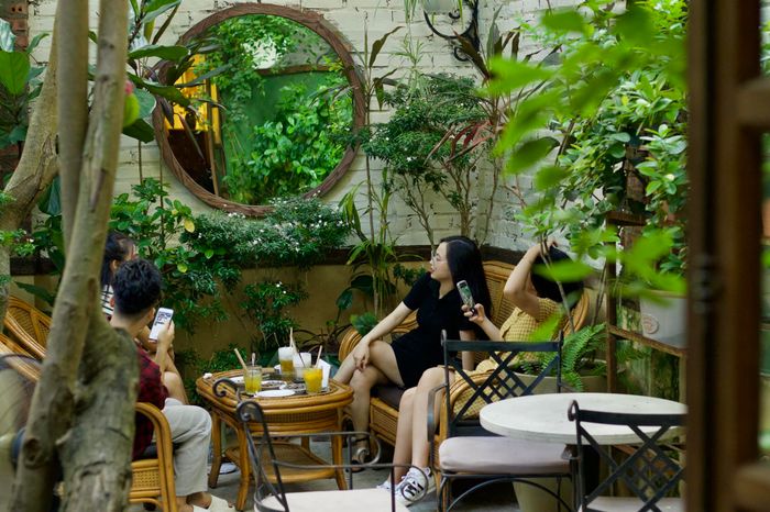Không gian xanh mát đầy thơ mộng tại KayLa House Cafe