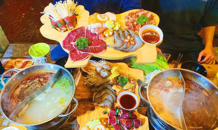 Không gian ấm cúng tại Oshi Quán Lẩu & Nướng