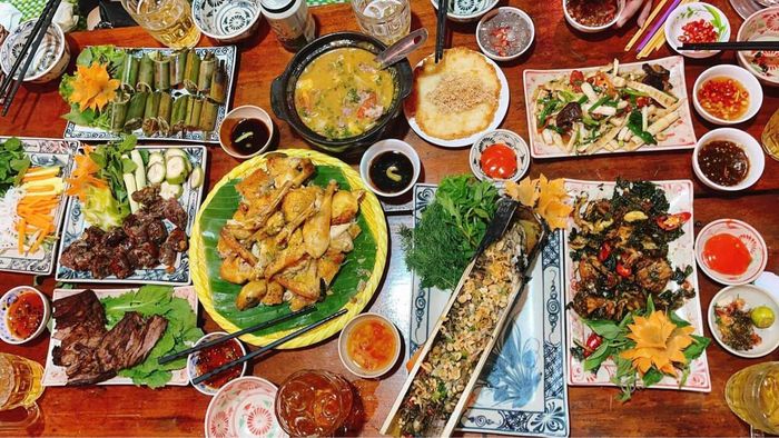 Hoa Sơn Bổn Quán - Ảnh góc quán tựa tiểu thuyết Kim Dung