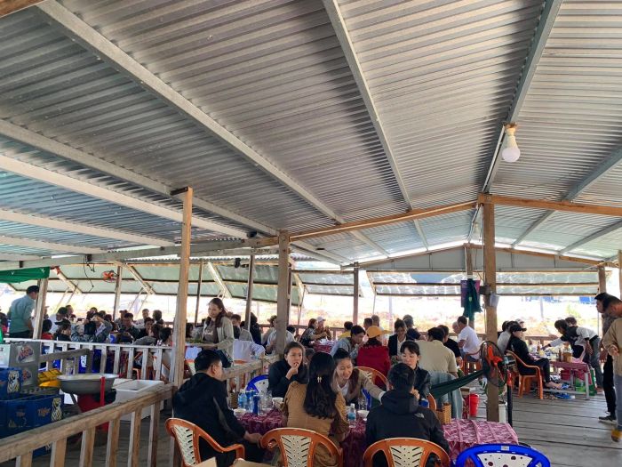 Góc ẩm thực biển đầy màu sắc tại Nhà Hàng Hải Sản Bé Thủy