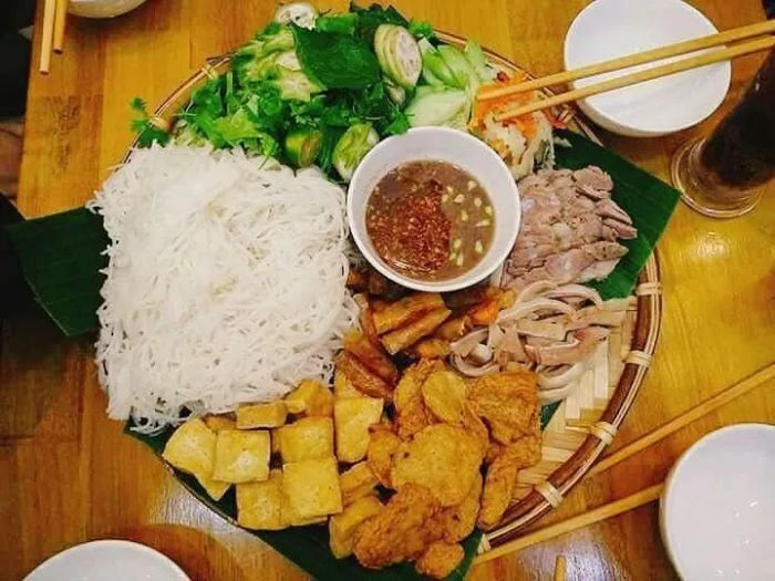 Hình ảnh chân thực về không gian ấm cúng tại quán Cô Ba