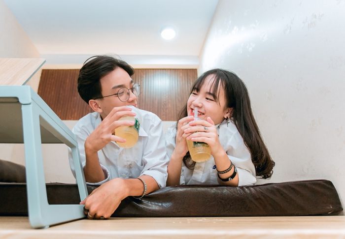 Trà Chanh BỤI PHỐ - TP Vinh ảnh 3 - Bức tranh đa sắc màu ghi dấu những khoảnh khắc rực rỡ, nơi vị ngọt dịu của trà chan hòa cùng tiếng cười giòn tan.