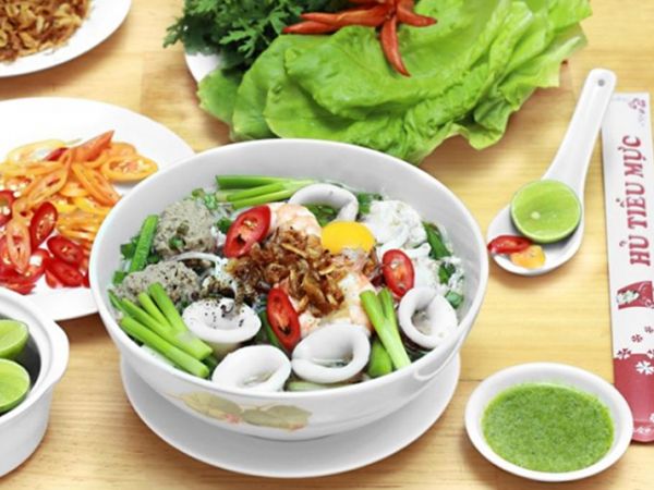 Hủ Tiếu Mực Ông Già Cali - Tinh hoa ẩm thực biển trong từng góc hình