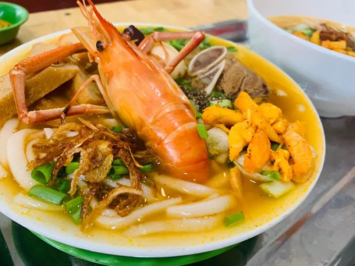 Không gian ấm cúng và món ngon đặc trưng tại Bà Yum