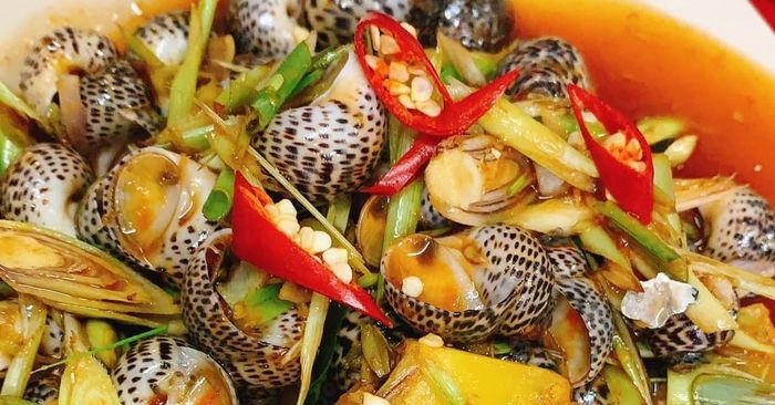 Những món ốc cay đặc trưng tại quán