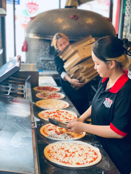 Pizza Reale - Những chiếc pizza vàng ươm hảo hạng