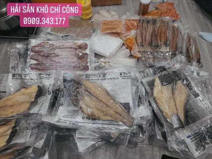 Hình ảnh mực khô nguyên chất tại xưởng chế biến Chí Công