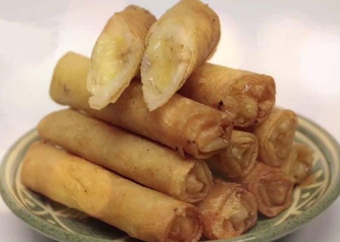 Hình ảnh nem chuối cắt ngang để lộ nhân chuối và phô mai