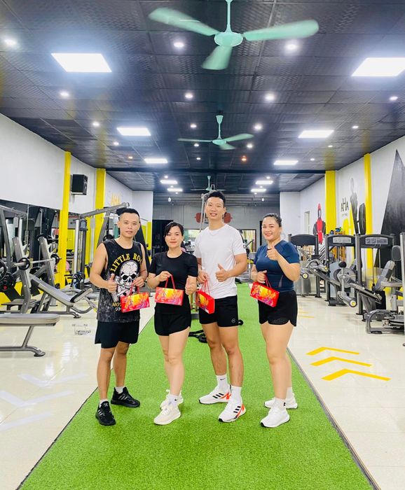 Hình ảnh ấn tượng về không gian tập luyện tại AHA Gym Fitness