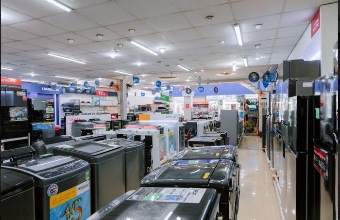 Không gian trưng bày hiện đại tại Điện Máy - Nội Thất Hùng Sơn