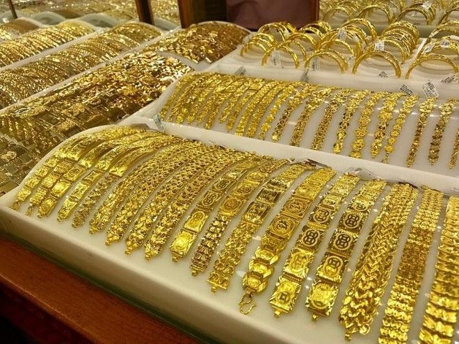Không gian ấn tượng tại Tiệm Vàng Năm Tiến - Thái
