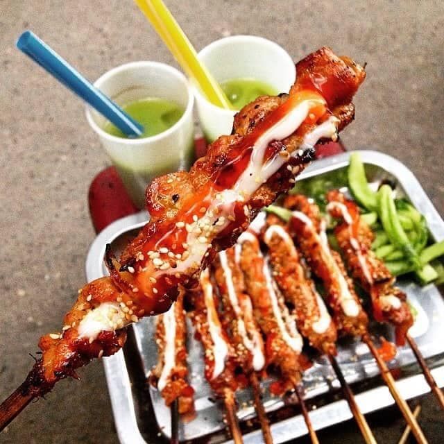 Bánh Tôm vàng giòn cùng Thịt Xiên Nướng thơm lừng tại Đức Trọc