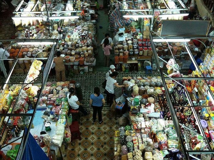 Không gian mua sắm hiện đại tại chợ Mai Thọ Quang