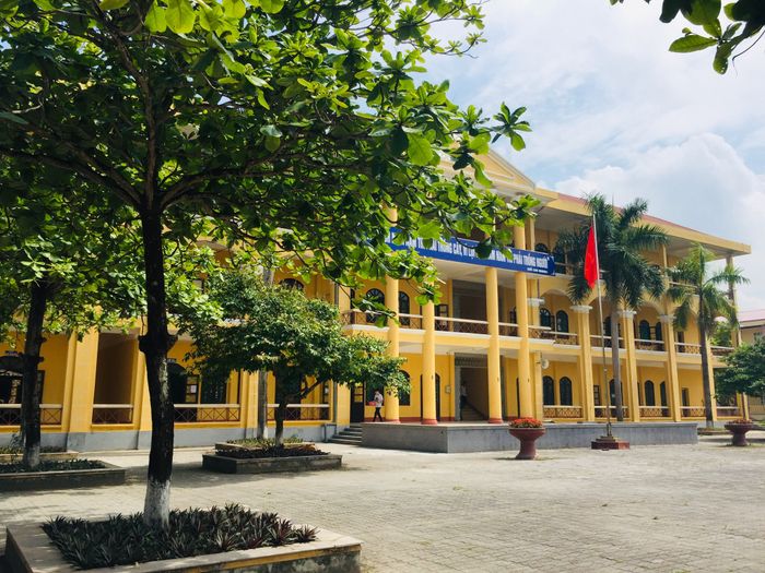 Hình ảnh Trường THPT A Phủ Lý 1