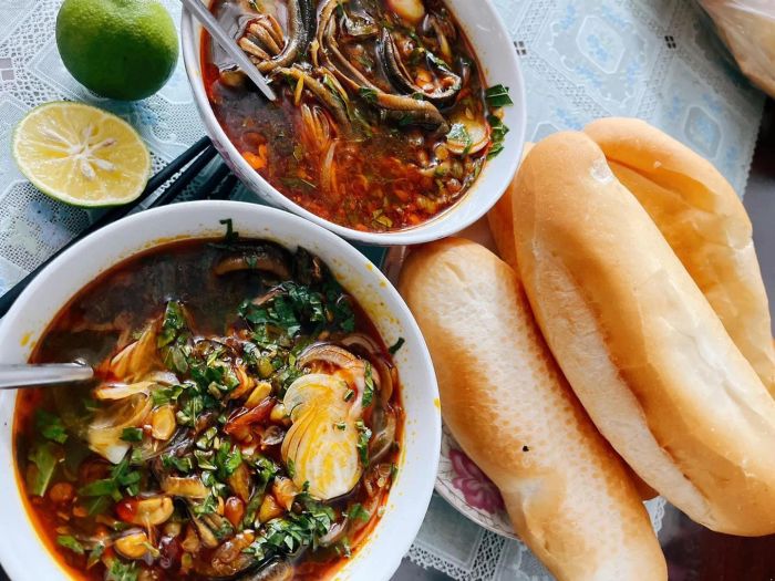 Tô cháo lươn thơm ngon, bổ dưỡng tại quán Hồng Sơn
