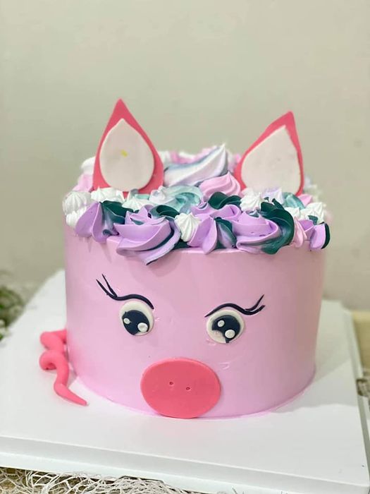 Những tác phẩm bánh kem tinh tế tại Trung Ngân Bakery