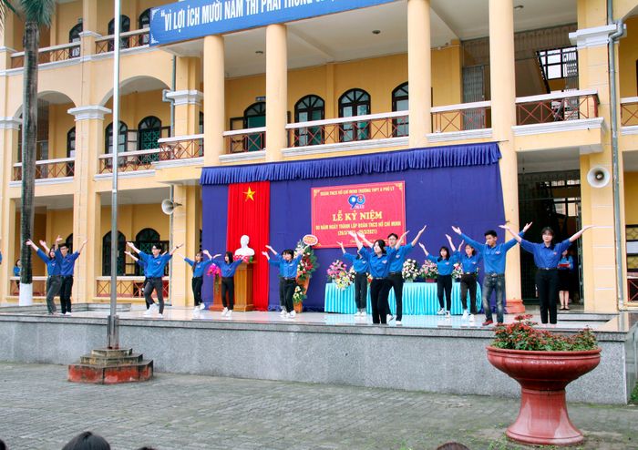 Hình ảnh Trường THPT A Phủ Lý 2