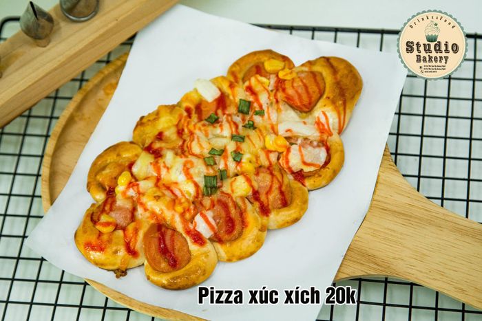 Những món bánh ngọt trình bày tinh tế tại Studio Drinks & Food