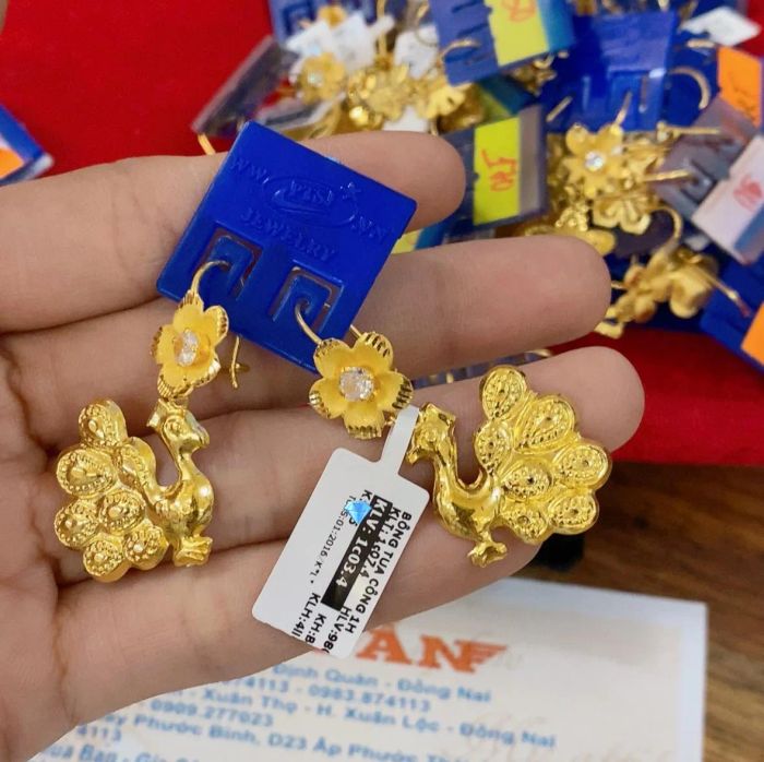 Hình ảnh showroom KIM TUẤN jewelry sang trọng