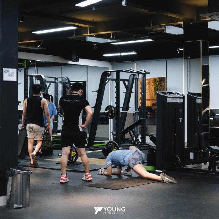 Khu vực tập luyện tại Young Fitness Center