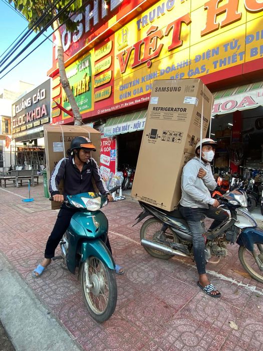 Không gian trưng bày đa dạng tại Điện Máy Việt Hoa