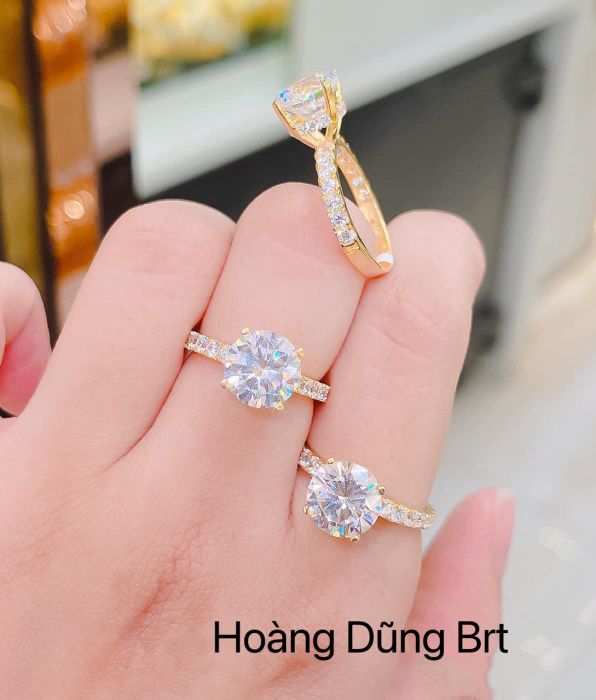 Bộ sưu tập trang sức cao cấp tại Tiệm Vàng Kim Cương Hoàng Dũng Brt