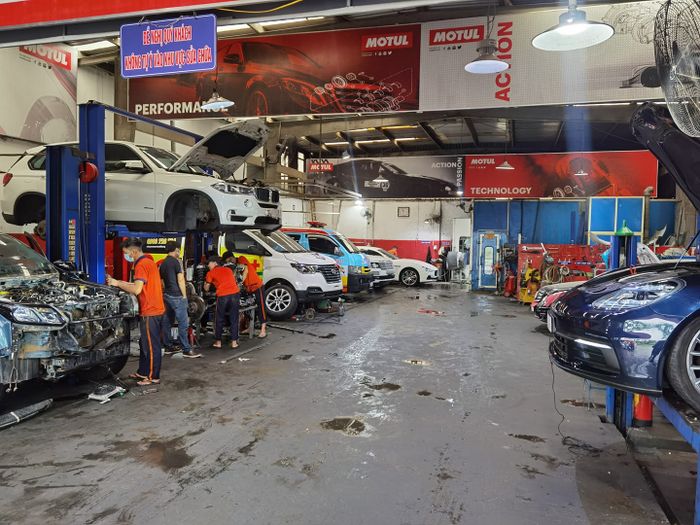 Garage Ô Tô và Cuộc Sống Ảnh 2