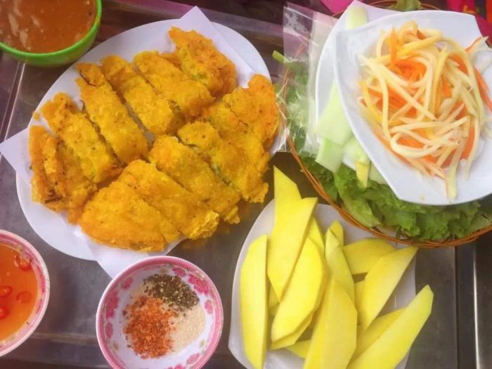 Không gian ấm cúng và những món ngon đặc trưng tại Quán An Thi Huế