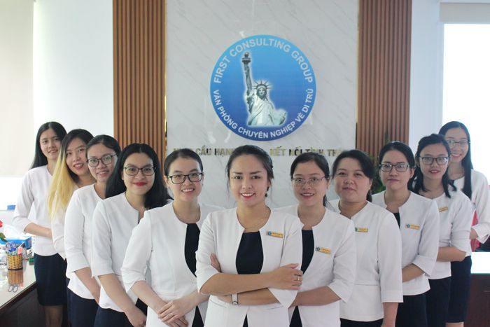 First Consulting Group - Hình ảnh minh họa quy trình xử lý hồ sơ chuyên nghiệp