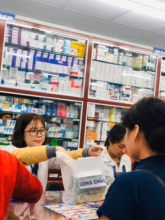 Không gian hiện đại tại Nhà thuốc Long Châu