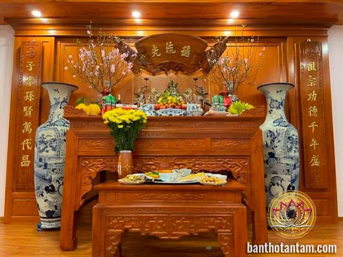 Bàn Thờ Tận Tâm ảnh 1