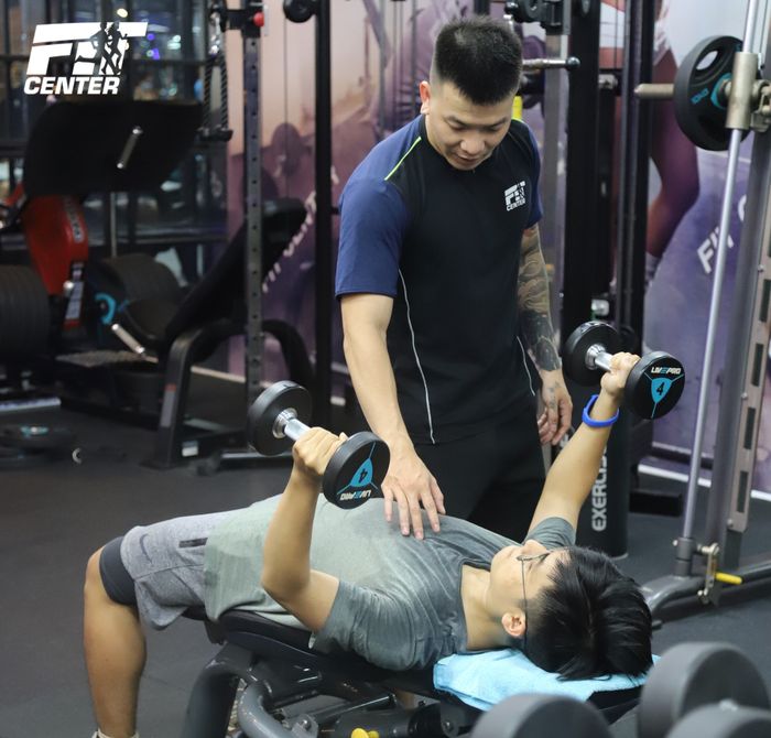 Fit Center - Hình ảnh 2 ấn tượng, ghi lại không gian tập luyện đẳng cấp và hiện đại tại chi nhánh Phú Nhuận.