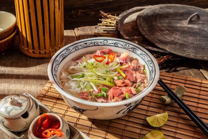 Hình ảnh tô phở bò thơm ngon tại Phở Hà Thành