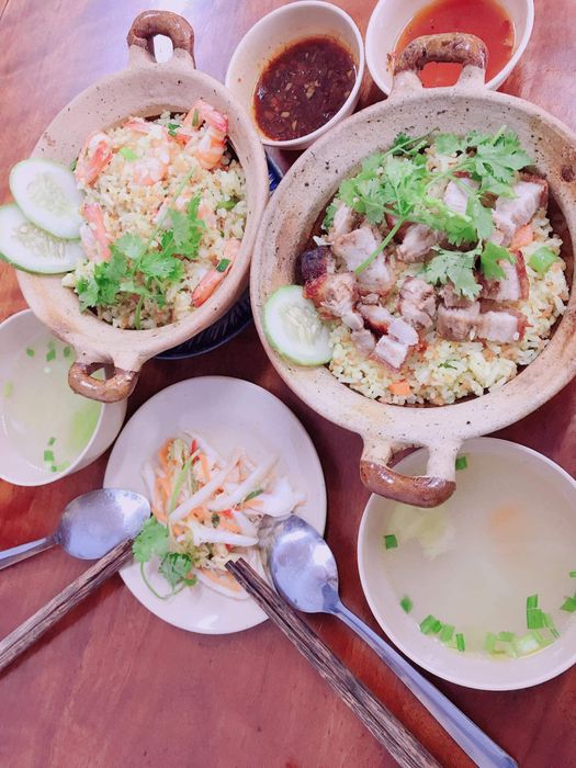 Hình ảnh cơm gà Số Zách vàng ruộm hấp dẫn