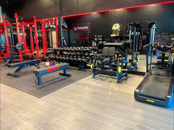 Không gian hiện đại và chuyên nghiệp tại Strength Gym