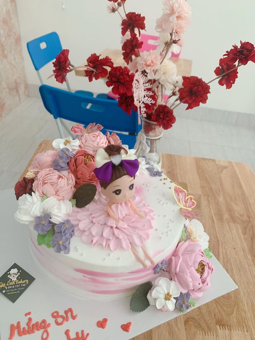 Những tác phẩm bánh kem đầy sáng tạo tại Gia Linh Bakery
