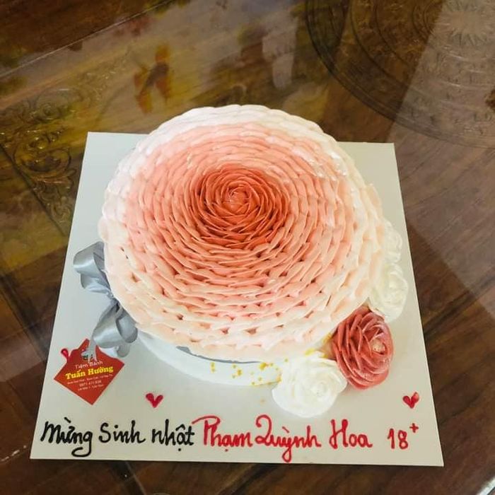 Tuyệt tác bánh kem từ Tuấn Hường Bakery
