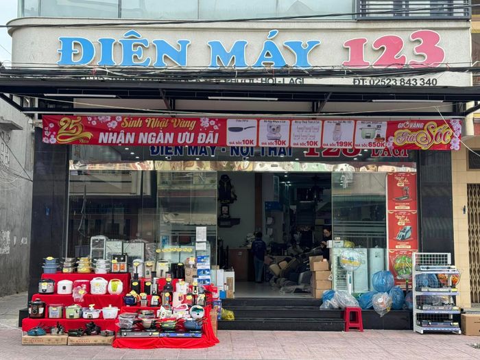Không gian trưng bày hiện đại tại Điện Máy - Nội Thất 123 LaGi