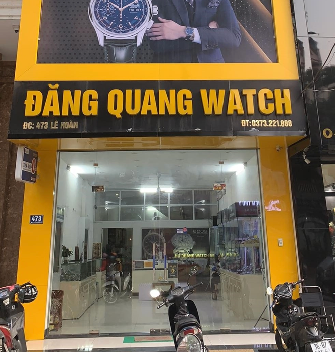 Không gian làm việc chuyên nghiệp tại Đăng Quang Watch