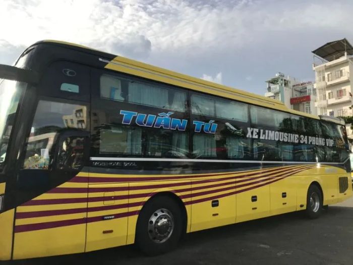 Hình ảnh đội xe hiện đại Tuấn Tú