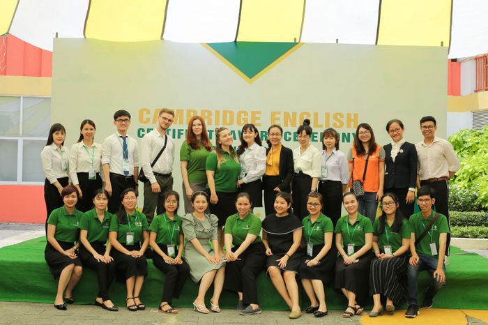 Hình ảnh tại Trung tâm ngoại ngữ Thế Giới Ngôn Ngữ, nơi học viên có thể trải nghiệm môi trường học tập đẳng cấp và chuyên nghiệp.