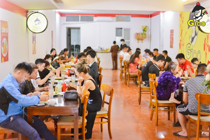 Không gian ấm cúng và hiện đại tại G100 Fried Chicken