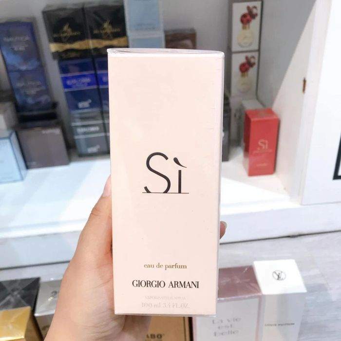Không gian trưng bày tinh tế tại Hiếu Perfume