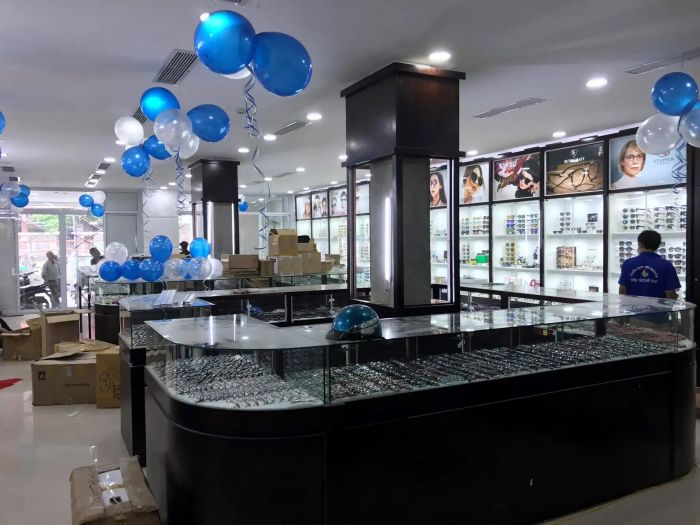 VinaOptic - Hình ảnh 1 chân thực về không gian showroom đẳng cấp