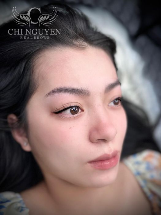 Hình ảnh thực tế về quy trình phun xăm tại Chi Nguyễn Realbrows