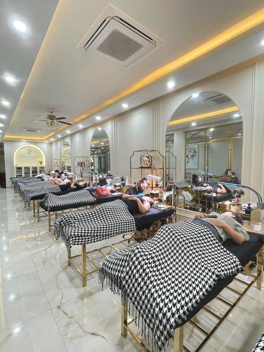 Khoảnh khắc vàng tại Linh Thúy Diễm - Kiến tạo nét đẹp hoàn mỹ