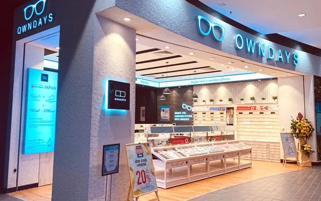 OWNDAYS - Hình ảnh 1 không gian cửa hàng tiêu chuẩn Nhật Bản