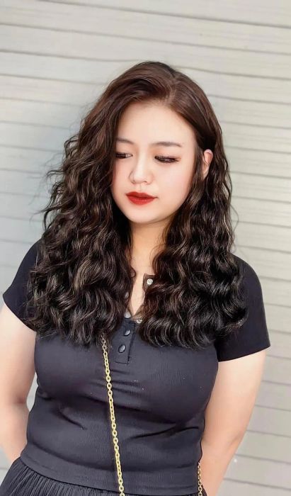 Đội ngũ stylist tài năng và những khoảnh khắc làm đẹp tại Viện Tóc Adam Eva