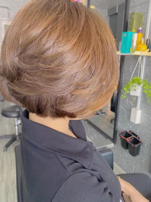 Hình ảnh thực tế quy trình làm tóc chuyên nghiệp tại Hair Salon Hy Nguyễn