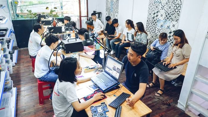 Ảnh Trâm Anh Laptop 2